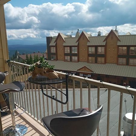 Village Center 2 Bedroom Condo Big White エクステリア 写真