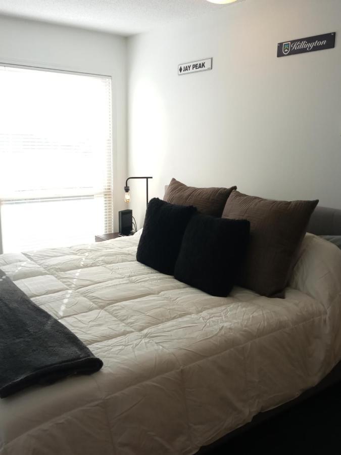 Village Center 2 Bedroom Condo Big White エクステリア 写真