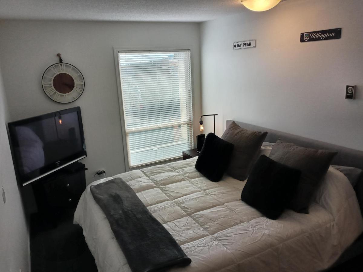 Village Center 2 Bedroom Condo Big White エクステリア 写真