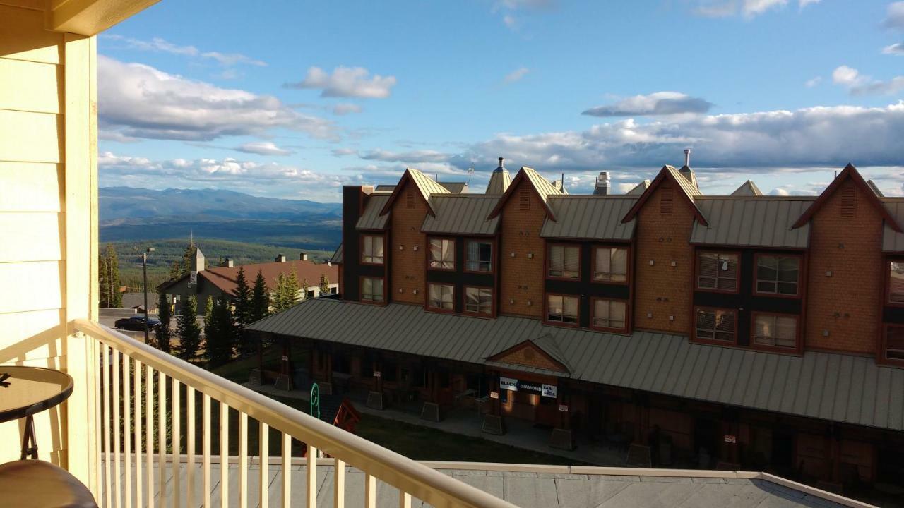 Village Center 2 Bedroom Condo Big White エクステリア 写真